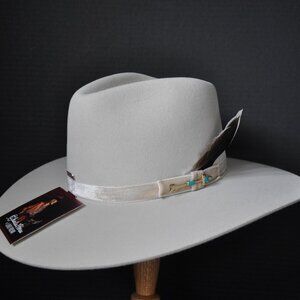 Charlie 1 Horse "Ring Finger"